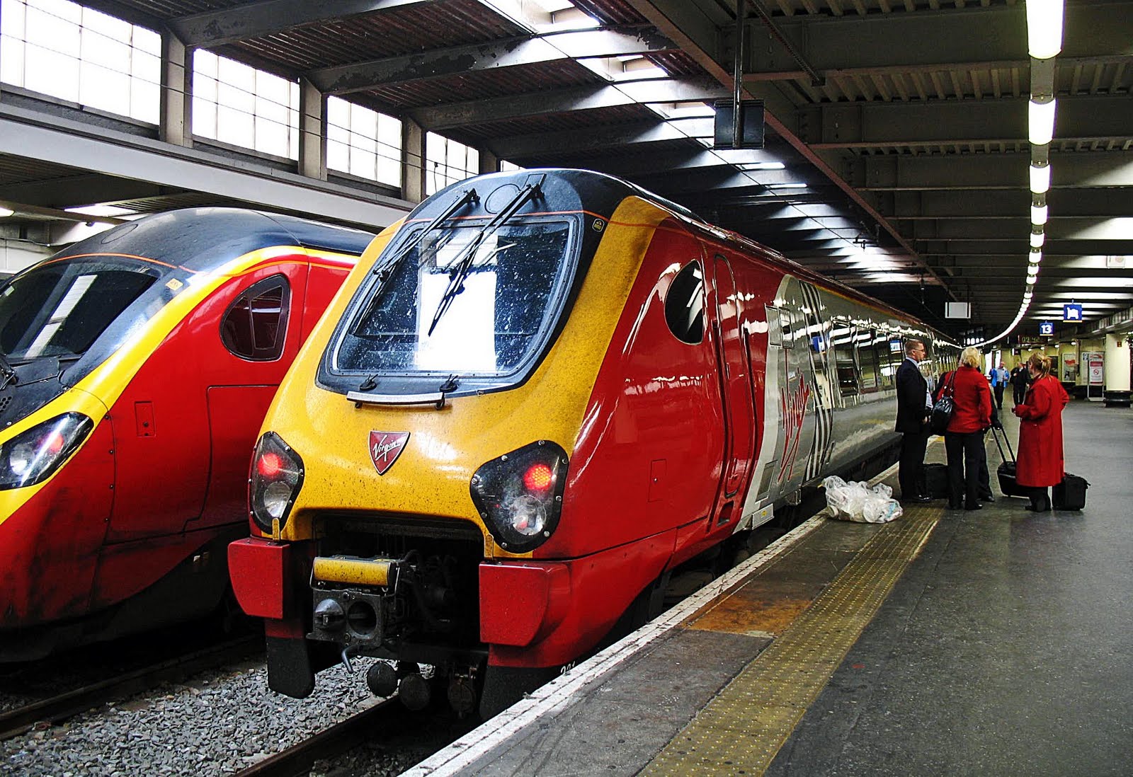 a virgin voyager train at London Euston